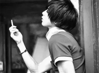 ☠ e94d298f Rauchen, Zigarette, Teenager, Person, Schwarzweiß whatsapp sticker