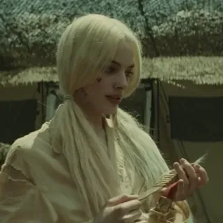 🔥 e7359573 Harley Quinn Suicide Squad Harley Quinn, Margot Robbie, Suicide Squad, DC Comics, Vilain, Blonde, Queue de cheval, Personnage telegram sticker
