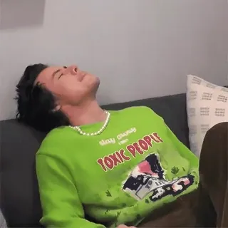 🎨 91f1c6dc Stay away from TOXIC PEOPLE 有害, 人々, セーター, 緑, 警告 telegram sticker