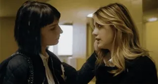 💙 6b45c7e9 女性, 友情, 愛情, 関係, ポートレート telegram sticker