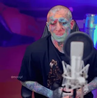 〰 0bd881fa emioogif pria, tato, mikrofon, penyanyi, musik, seni telegram sticker