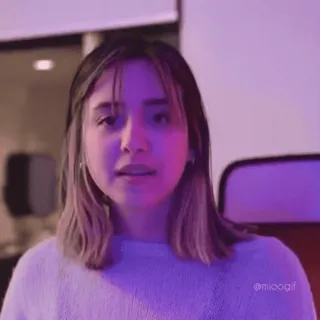 〰 3daf797c @micoogif wanita, rambut pirang, rambut panjang, dalam ruangan, orang telegram sticker