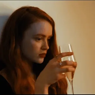 🤍 3836a95c phụ nữ, buồn, trầm ngâm, đồ uống, ly, tóc đỏ telegram sticker