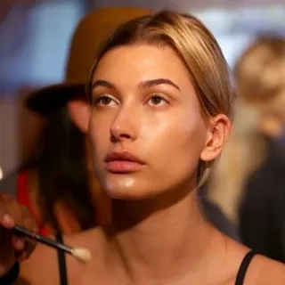 🛒 16c0692a Hailey Bieber Модель, Женщина, Портрет, Макияж, Знаменитость whatsapp sticker