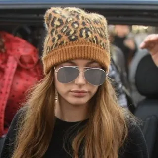 - Hailey Baldwin | @BloodyCherry 🛒 telegram stickers