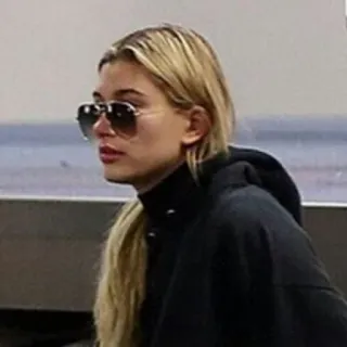 🛒 712f88a5 хейли бибер, модель, солнцезащитные очки, аэропорт, знаменитость whatsapp sticker