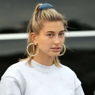 🛒 b7ce6c82 женщина, портрет, серьги, кольца, блондинка, модель whatsapp sticker