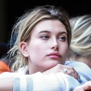 🛒 d2912bbf Hailey Bieber Модель, Знаменитость, Женщина, Человек whatsapp sticker