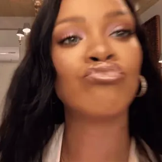 🥰 2aa6f7ed Rihanna певица, знаменитость, женщина, красота, макияж, Рианна telegram sticker