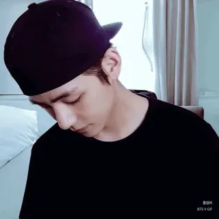 😔 11039b3f V BTS V GIF kpop, bts, v, 金泰亨, 歌手, 偶像 telegram sticker
