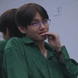 🐯 763bb6dd persona, uomo, occhiali, verde, camicia telegram sticker