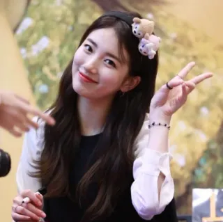 ✌️ ef1e006b kobieta, znak pokoju, pokój, słodki, portret telegram sticker