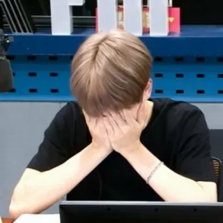 🦅 2395ac40 เศร้า, ร้องไห้, เสียใจ, ผิดหวัง, เครียด, อารมณ์ telegram sticker