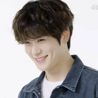 🦅 b36819cd ผู้ชาย, เกาหลี, ยิ้ม, ภาพเหมือน, คน, เอเชีย, นักแสดง telegram sticker