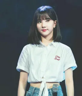 😏 0641ed8b Camp Brand kpop, phụ nữ, cô gái, thần tượng, thời trang, chân dung whatsapp sticker