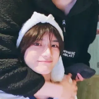 🌟 b054def4 I AM NOT WEIRD かわいい, 自撮り, ポートレート, 可愛い, 面白い telegram sticker