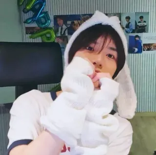 🌟 f85a35ff telegram sticker