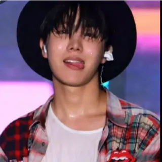 😋 24d401fb J-Hope K-pop, Chanteur, Musique, Idole, J-Hope, BTS telegram sticker