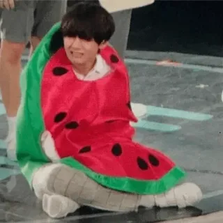 😿 32a51698 pastèque, costume, drôle, personne, fruit telegram sticker