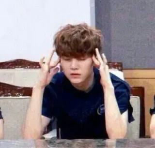 🤯 59fa69a9 personne, penser, confus, stress, portrait, cheveux bruns telegram sticker