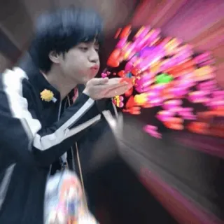 😍 98cd75d8 bisou, coeurs, amour, baiser, affection, personne, anime, dessin animé telegram sticker