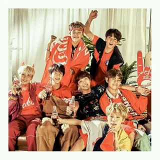 🕺 6d857fa6 グループ, 人々, コカ・コーラ, 赤, 幸せ, 若者 telegram sticker