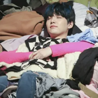 🍁 78e3e770 personne, dormir, vêtements, homme, repos, confort telegram sticker