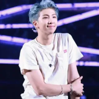 🌸 d4b1bde6 RM RM, K-pop, BTS, Musicien, Chanteur, Artiste, Cheveux bleus telegram sticker