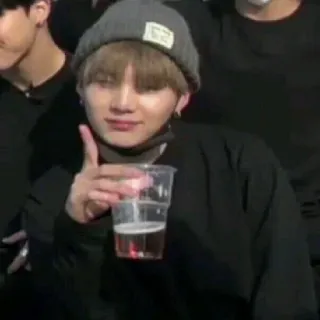 🍼 9d26c96e 人, 无檐小便帽, 杯子, 手势 telegram sticker