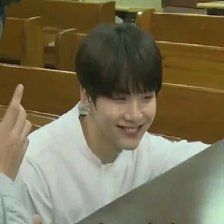 🍼 b6adf5c8 人, 微笑, 手势, 中指 telegram sticker