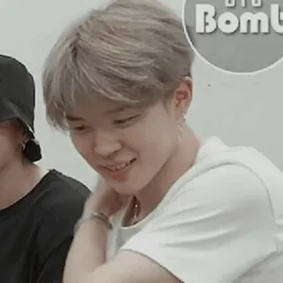 💭 7bb67611 Bömb orang, pria, laki-laki, potret, senyum, kasual telegram sticker