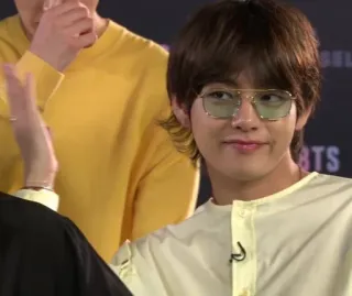 🍃 939c01a8 V BTS, K-Pop, 韩国流行, 音乐, 歌手, 艺人 telegram sticker