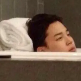 🛁 21d7a403 orang, kepala, bak mandi, handuk, relaksasi, kamar mandi telegram sticker