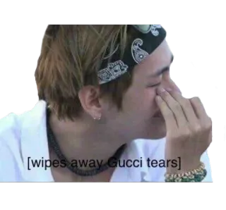 😢 dfc39c50 [wipes away Gucci tears] плач, смешной, мем, слезы, gucci, люкс whatsapp sticker