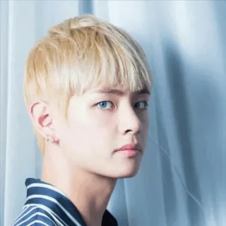 😒 c2eb44b2 Mann, Porträt, blonde Haare, blaue Augen, Gesicht, Koreaner telegram sticker