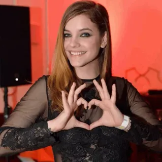 🥂 51686bd0 여자, 하트, 제스처, 미소, 모델, 패션 telegram sticker