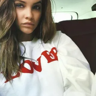 🌙 b62bc1f5 love 사랑, 스웨터, 패션, 의류, 인물, 여자 telegram sticker