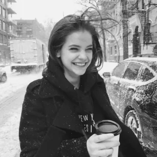 🌸 64dca1b4 ผู้หญิง, ฤดูหนาว, หิมะ, กาแฟ, ภาพเหมือน, ยิ้ม telegram sticker