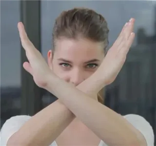 ✨ 381dece3 Person, Verschränkte Arme, Geste, Porträt, Model, Frau telegram sticker