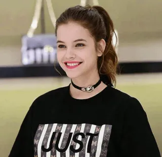 ✨ f535f903 JUST Frau, Lächeln, Porträt, Mädchen, Mode telegram sticker