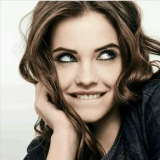 🐾 0514f892 肖像, 女人, 模特, 黑发, 微笑, 美丽 telegram sticker