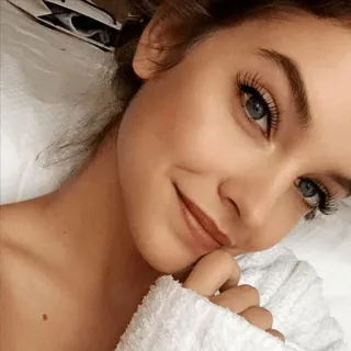 🐾 435954f0 女人, 美丽, 肖像, 脸, 人, 模特, 漂亮, 女孩 telegram sticker