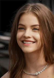 🐾 6f765a5a 女人, 微笑, 项链, 肖像, 脸, 美丽 telegram sticker