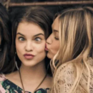 🐾 a78c42af 女性, 朋友, 亲吻, 爱意, 友谊 telegram sticker