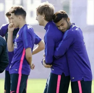 💦 360ab8b2 abraço, jogadores de futebol, time, esportes whatsapp sticker