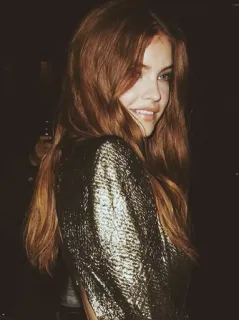 ⛰ 7af84af7 여자, 인물사진, 모델, 흑발, 미소 telegram sticker