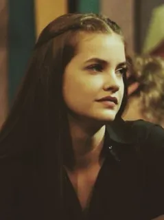 ⛰ a00fcbd5 여자, 갈색 머리, 인물 사진, 사람, 여성, 머리카락, 얼굴, 젊은 telegram sticker