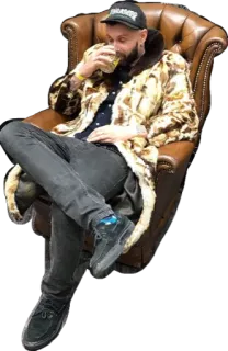 🥃 e6818439 ผู้ชาย, เก้าอี้, เสื้อโค้ทขนสัตว์, นั่ง, เครื่องดื่ม, แฟชั่น, สไตล์ telegram sticker