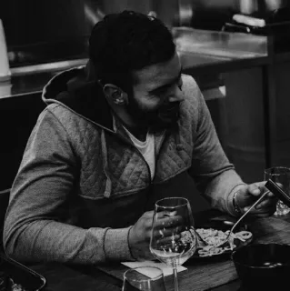 🖇 e2bf9d6c กิน, อาหาร, ร้านอาหาร, ผู้ชาย, ภาพเหมือน, โต๊ะ whatsapp sticker