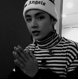 🗞 be01e48b Angels человек, мужчина, шапка, черно-белое, портрет, внутри whatsapp sticker